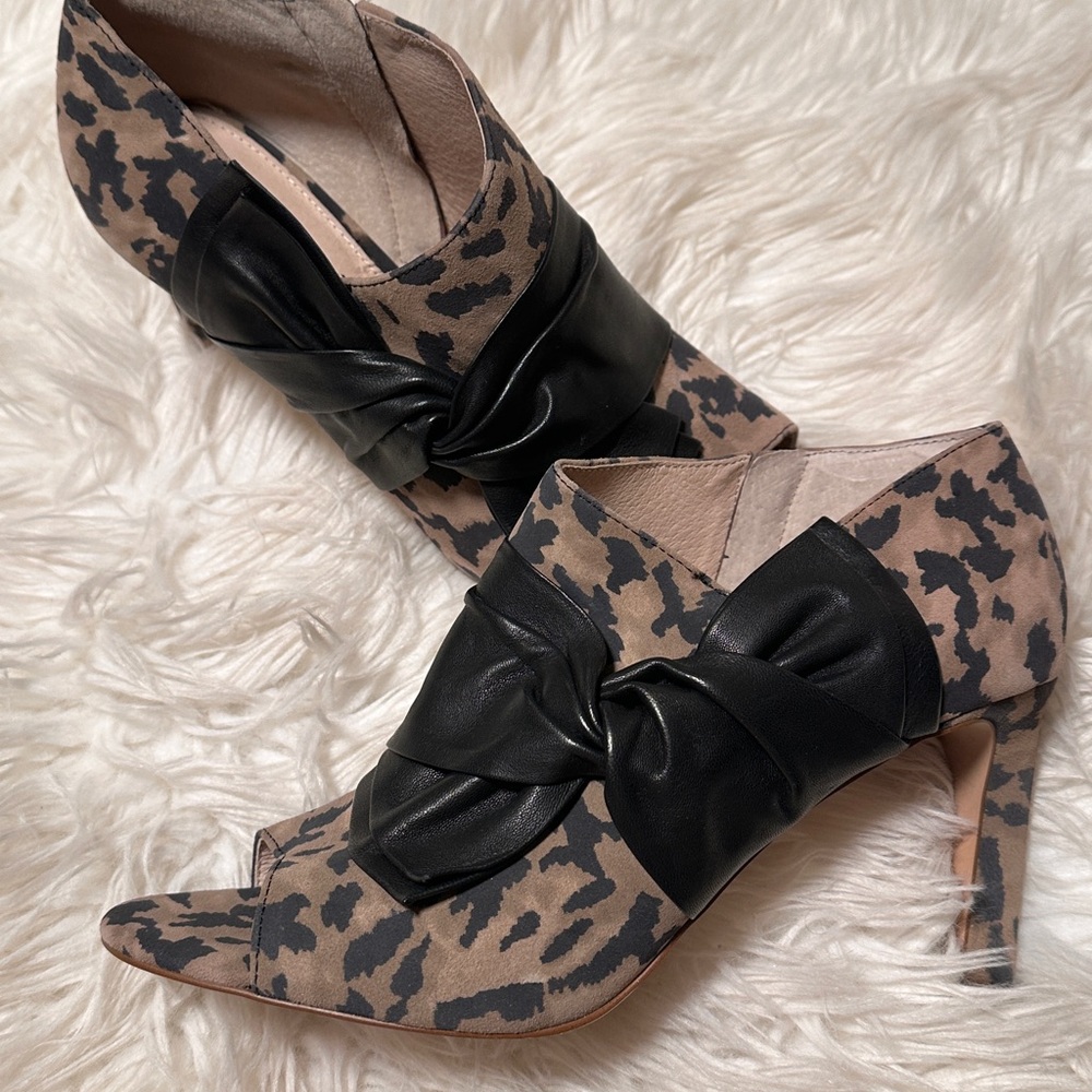 Louise et Cie Black and Tan Animal Print Heels